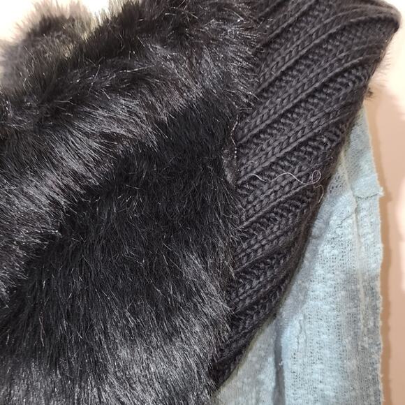 EXPRESS BLACK FAUX FUR ACRYLIC ETERNITY SCARF ONE SIZE - Picture 3 of 7